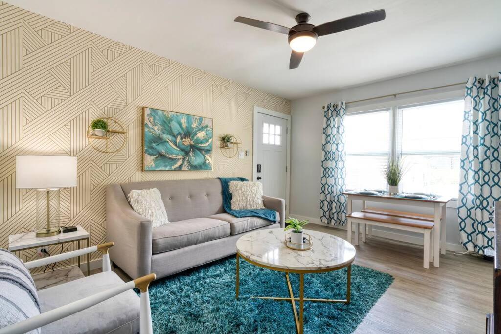 2Br 1Ba Duplex House King Beds Great For Small Groups Close To All Uptown Charlotte Attractions Экстерьер фото